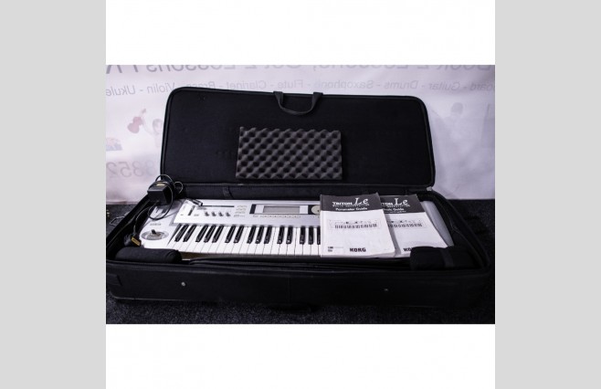 Used Korg Triton LE 61 Note Synthesizer with Flight Case (SN:006390) - Image 11